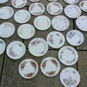 VINTAGE CHINA TEAPLATES IN PINKS X 33 PLATES - Image 3