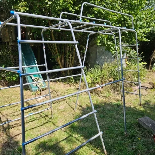 Climbing frame. £10