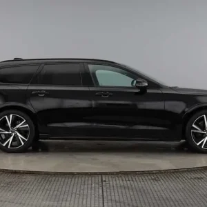 2022 Volvo V90 2.0 B4P R DESIGN 5dr Auto Estate Petrol - Image 2