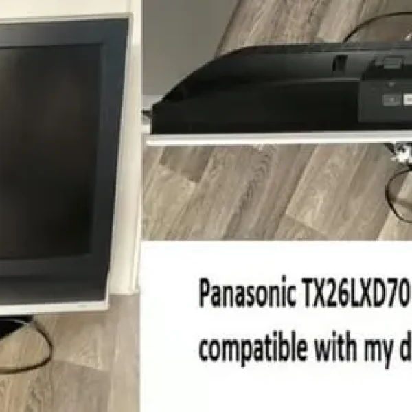 Panasonic TX26LXD70 Tv with remote