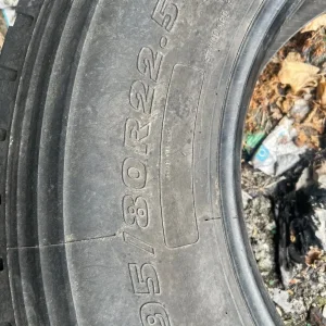 Lorry tyre - Image 3