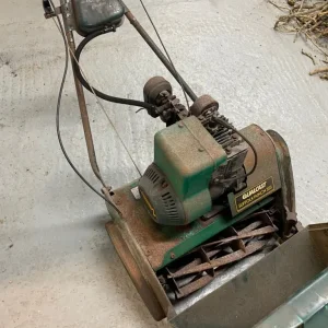 Qualcast Suffolk Punch 35 lawnmower - Image 2