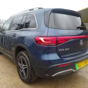 2023 73 REG MERCEDES BENZ EQB 300 AMG LINE 4MATIC ELECTRIC AUTO DAMAGED SALVAGE - Image 3