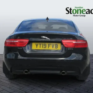 2019 Jaguar XE 2.0i Landmark Saloon 4dr Petrol Auto Euro 6 (s/s) (200 ps) SALOON Petrol Automatic - Image 3