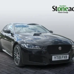 2019 Jaguar XE 2.0i Landmark Saloon 4dr Petrol Auto Euro 6 (s/s) (200 ps) SALOON Petrol Automatic - Image 5