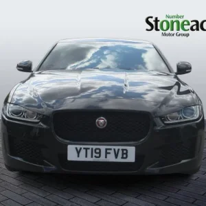 2019 Jaguar XE 2.0i Landmark Saloon 4dr Petrol Auto Euro 6 (s/s) (200 ps) SALOON Petrol Automatic - Image 6