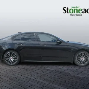 2019 Jaguar XE 2.0i Landmark Saloon 4dr Petrol Auto Euro 6 (s/s) (200 ps) SALOON Petrol Automatic - Image 8