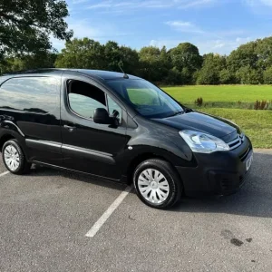 Citroen Berlingo 1.6 HDI 625KG Enterprise WOW JUST 22,000 MILES 1 OWNER NO VAT! - Image 2