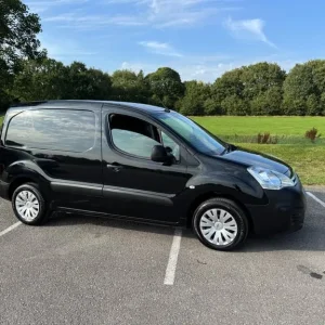 Citroen Berlingo 1.6 HDI 625KG Enterprise WOW JUST 22,000 MILES 1 OWNER NO VAT! - Image 3