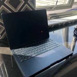 Apple MacBook 2023 - Image 3