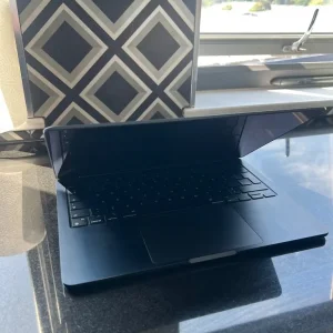 Apple MacBook 2023 - Image 6