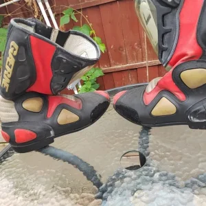 East London Motorcycle Clothing – ALL TYPES – SEE PHOTOS – EAST LONDON - 334 - Image 3