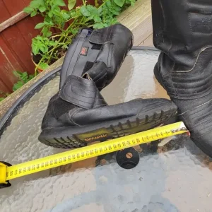 East London Motorcycle Clothing – ALL TYPES – SEE PHOTOS – EAST LONDON - 334 - Image 6