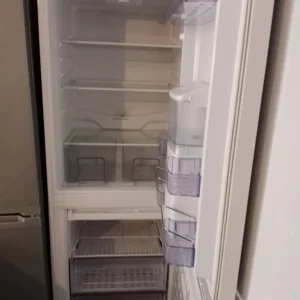 Beko fridge freezer - Image 2