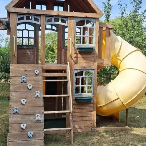 Playhouse treehouse swing slide