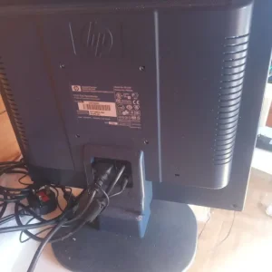 Computer Monitor with speakers - Image 2