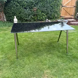 Glass desk with adjustable legs - Image 4