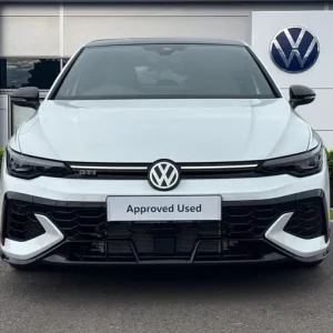 2025 Volkswagen Golf 2.0 TSI 300 GTI Clubsport DSG Ã¢Â­ÂLeather, Sunroof, DCC, GTI performance ... - Image 5