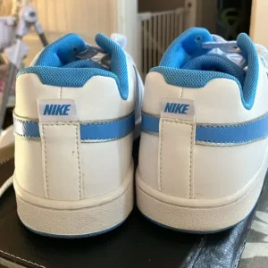 Ladies white and blue trainers - Image 2