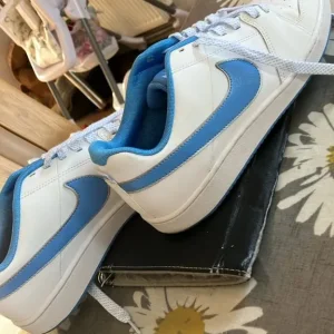 Ladies white and blue trainers - Image 3