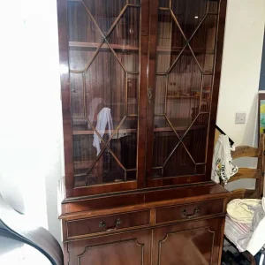 Mohogany shelving cabinet no key