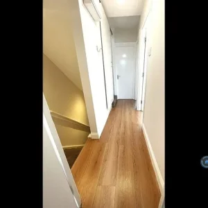 2 bedroom flat in St. Edmunds Road, London, N9 (2 bed) (#2575216) - Image 3