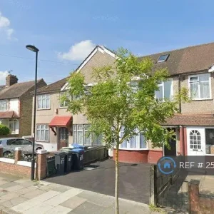 2 bedroom flat in St. Edmunds Road, London, N9 (2 bed) (#2575216) - Image 8