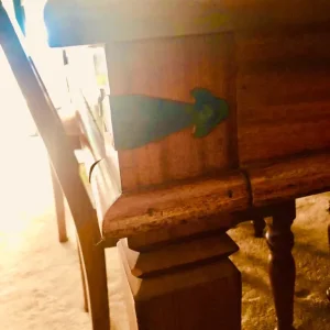 Sirene dining table and chairs - Image 2