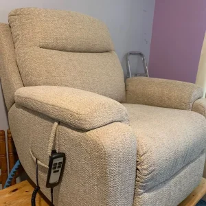 penrith Power riser recliner (dual motor) - Image 4