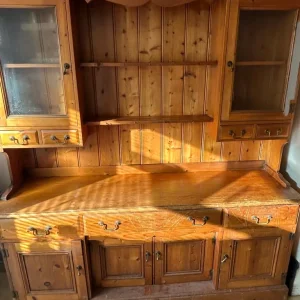 Solid wood Welsh dresser - Image 2