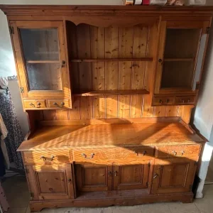 Solid wood Welsh dresser - Image 3