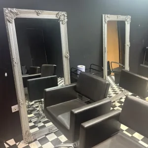 Salon chairs mirrors barber chairs - Image 4