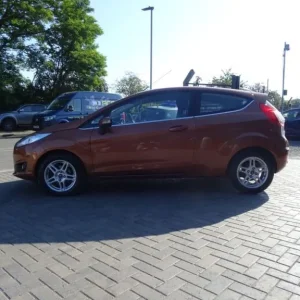 Ford Fiesta 1.0 Zetec 3dr ideal 1st car Petrol - Image 6