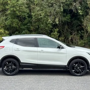 2016 66 Nissan Qashqai 1.5 DCi Black Edition Manual 6 Speed 5 Door Diesel - Image 2