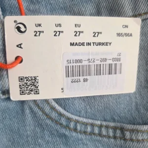 New ladies Superdry denim shorts size 27 waist - Image 5