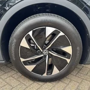 2025 Volkswagen ID4 210kW Match Pro 77kWh 5dr Auto ESTATE ELECTRIC Automatic - Image 5