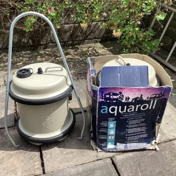 Caravan Aquaroll water carriers