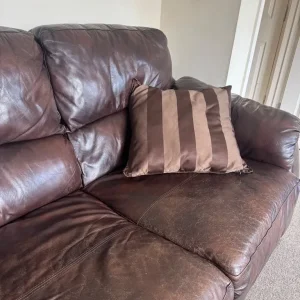 2x 3 seater leather sofas - Image 2