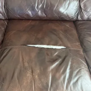 2x 3 seater leather sofas - Image 5