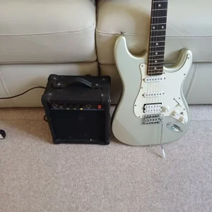 Electric Guitar and Amp - Image 3