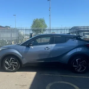 2020 Toyota C-HR 1.8 VVT-h Dynamic SUV 5dr Petrol Hybrid CVT Euro 6 (s/s) (122 ps) SUV Petrol/Ele... - Image 4