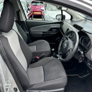 2018 Toyota Yaris VVT-I ICON Hatchback Petrol Manual - Image 7