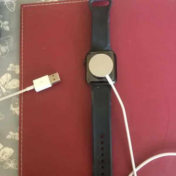 Apple Watch 44mm SE GPS + Cellular
