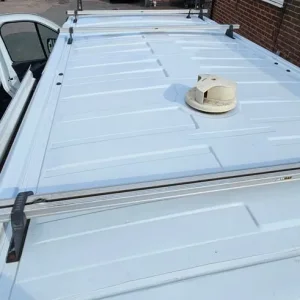 2016 vivaro/ traffic roof bars - Image 2