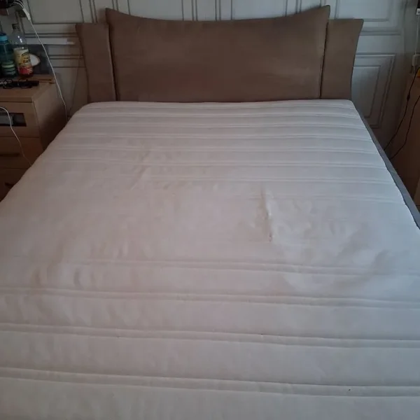 KING SIZE BED COMPLETE