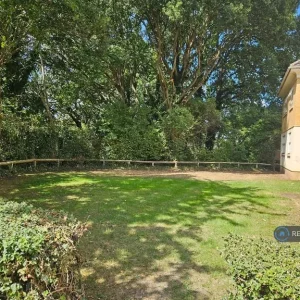 2 bedroom flat in Hurworth Avenue, Slough, SL3 (2 bed) (#2580226) - Image 7