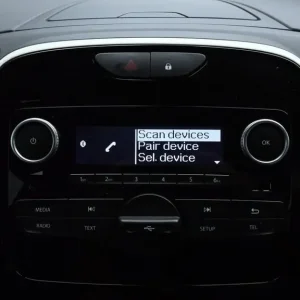 2019 Renault Captur 0.9 TCe ENERGY Play SUV 5dr Petrol Manual Euro 6 (s/s) (90 ps) SUV PETROL Manual - Image 3