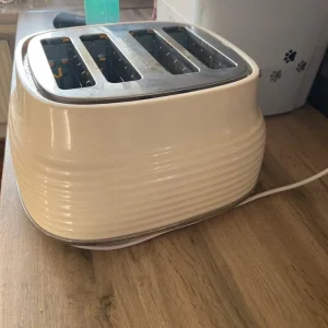 4 slice toaster - Image 3