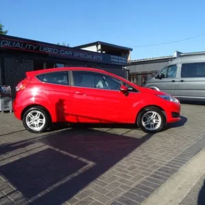 Ford Fiesta 1.0 EcoBoost Zetec 3dr ideal 1st car Petrol - Image 2