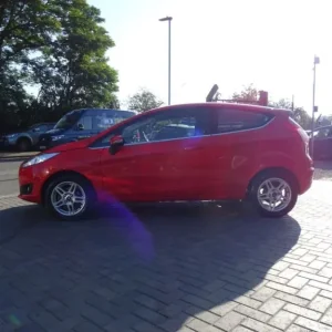 Ford Fiesta 1.0 EcoBoost Zetec 3dr ideal 1st car Petrol - Image 6